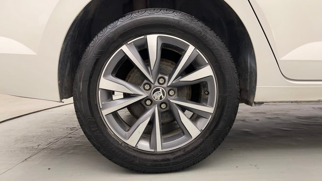 Second-hand 2022 Skoda Slavia 1.5 TSI Style DSG for sale in Chandigarh-18