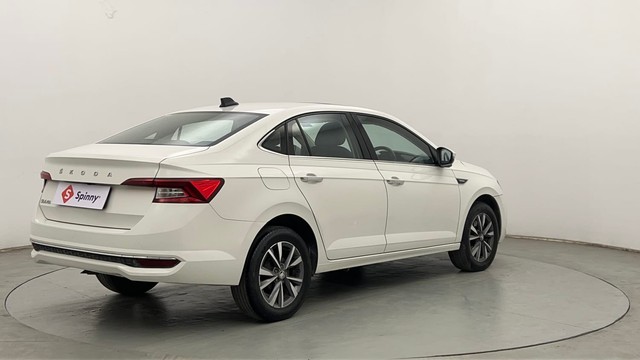 Second-hand 2022 Skoda Slavia 1.5 TSI Style DSG for sale in Chandigarh-3