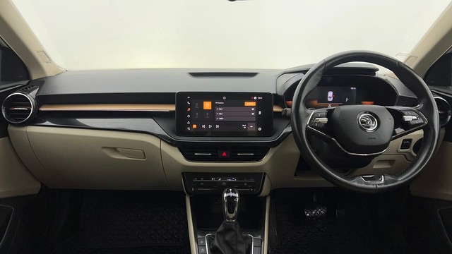 Second-hand 2022 Skoda Slavia 1.5 TSI Style DSG for sale in Chandigarh-11