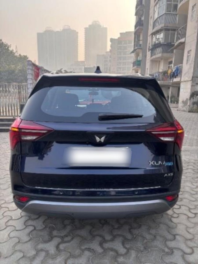 Second-hand 2022 Mahindra XUV700 AX5 Diesel BSVI for sale in Noida-5