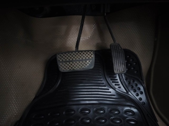 Second-hand 2014 Honda Brio VX AT for sale in Coimbatore-14