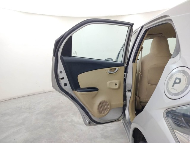 Second-hand 2014 Honda Brio VX AT for sale in Coimbatore-26