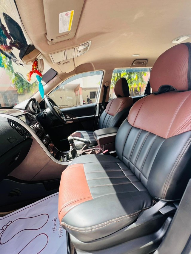 Second-hand 2014 Mahindra XUV500 W8 2WD for sale in Vadodara-14