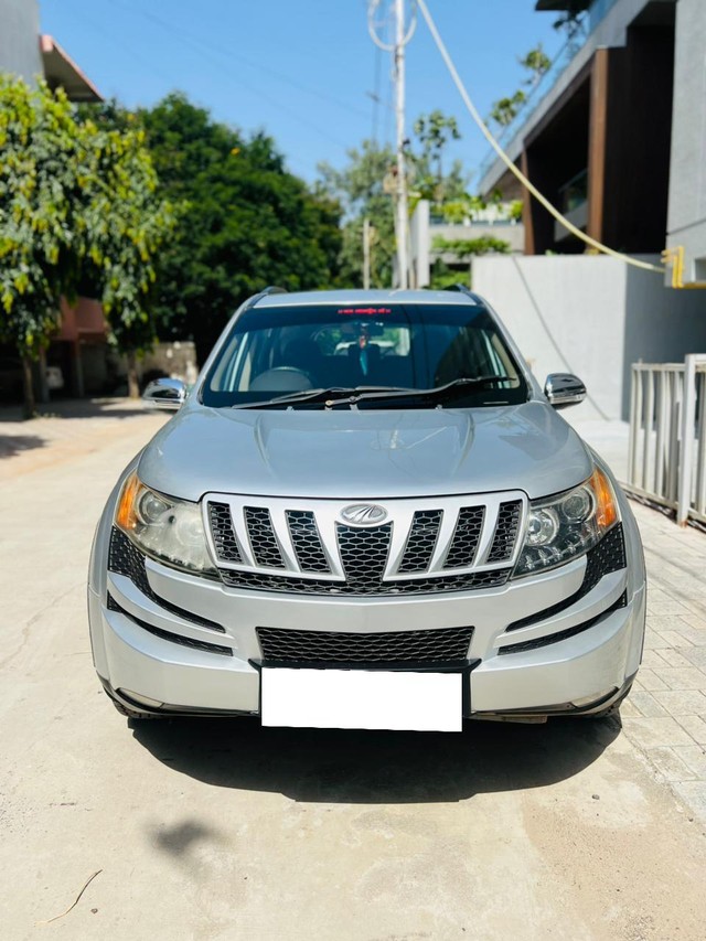 Second-hand 2014 Mahindra XUV500 W8 2WD for sale in Vadodara-13