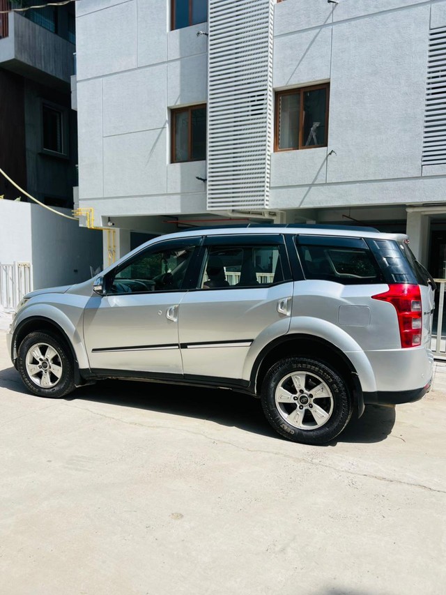Second-hand 2014 Mahindra XUV500 W8 2WD for sale in Vadodara-8
