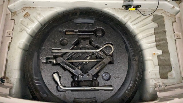 Mahindra XUV300 W8 AMT Diesel BSVI Second-hand 2021 Mahindra XUV300 W8 AMT Diesel BSVI for sale in Lucknow-28