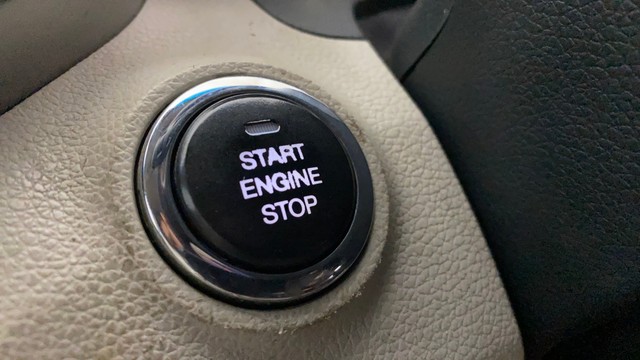 Mahindra XUV300 W8 AMT Diesel BSVI Second-hand 2021 Mahindra XUV300 W8 AMT Diesel BSVI for sale in Lucknow-23