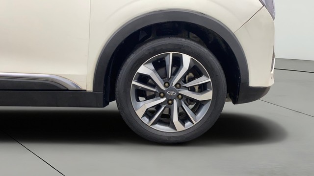 Mahindra XUV300 W8 AMT Diesel BSVI Second-hand 2021 Mahindra XUV300 W8 AMT Diesel BSVI for sale in Lucknow-24