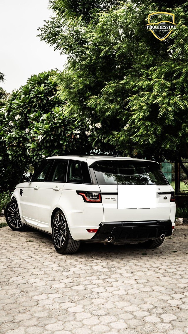 Second-hand 2020 Land Rover Range Rover Sport 2.0 Petrol SE for sale in New Delhi-6