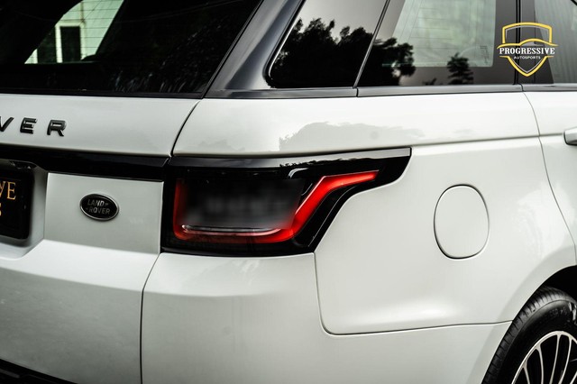 Second-hand 2020 Land Rover Range Rover Sport 2.0 Petrol SE for sale in New Delhi-4