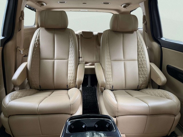 Second-hand 2023 Kia Carnival Limousine Plus for sale in Gurgaon-13