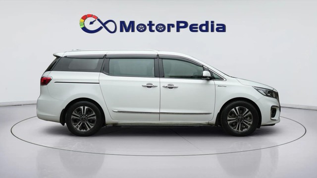 Second-hand 2023 Kia Carnival Limousine Plus for sale in Gurgaon-1