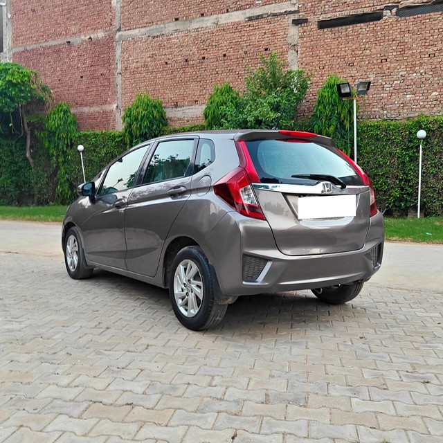 Second-hand 2017 Honda Jazz 1.2 V AT i VTEC Privilege for sale in Gurgaon-9