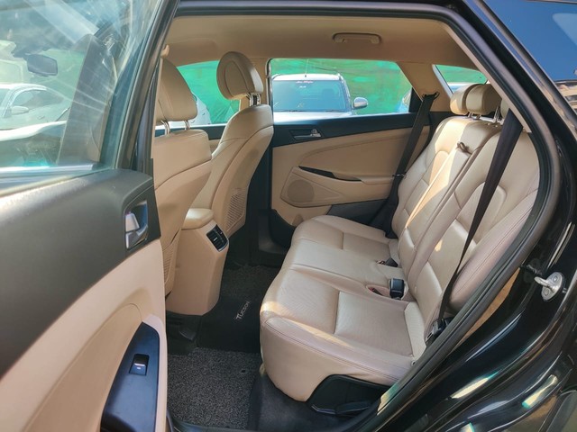 Second-hand 2017 Hyundai Tucson 2.0 Dual VTVT 2WD AT GL for sale in Mumbai-21