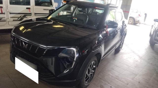 Second-hand 2025 Mahindra XUV 3XO AX7 Diesel for sale in Bahraich-2