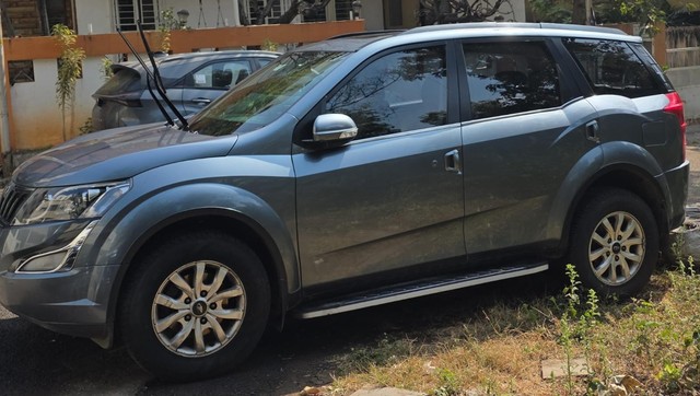 Mahindra XUV500 W10 2WD Second-hand 2016 Mahindra XUV500 W10 2WD for sale in Pune-1