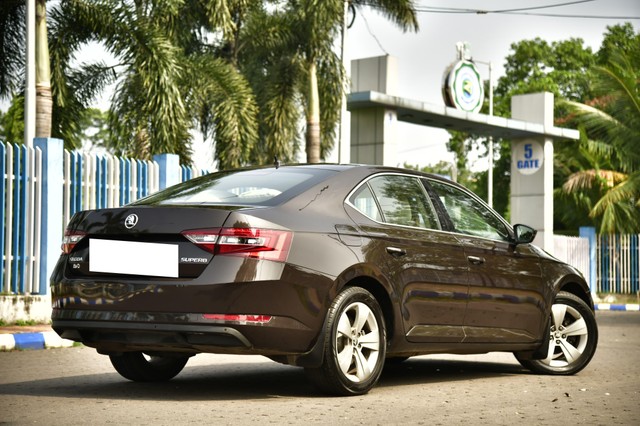Second-hand 2018 Skoda Superb Style 2.0 TDI AT for sale in Kolkata-17