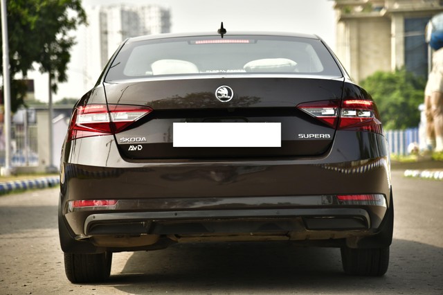 Second-hand 2018 Skoda Superb Style 2.0 TDI AT for sale in Kolkata-2