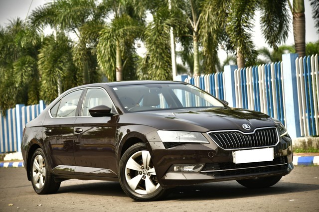 Second-hand 2018 Skoda Superb Style 2.0 TDI AT for sale in Kolkata-7
