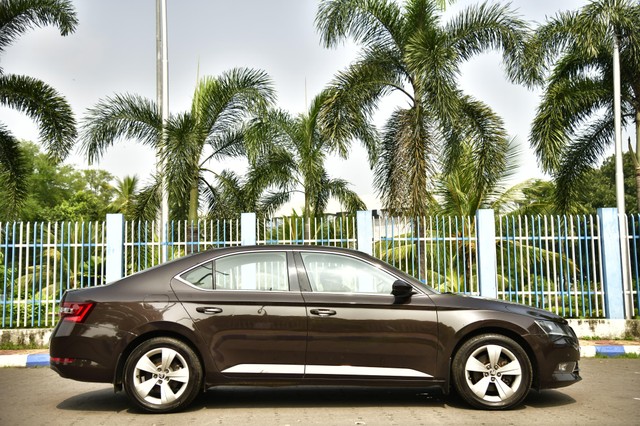 Second-hand 2018 Skoda Superb Style 2.0 TDI AT for sale in Kolkata-1