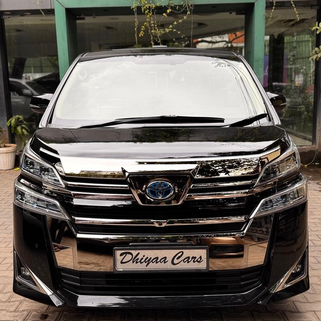 Second-hand 2021 Toyota Vellfire Executive Lounge BSVI for sale in Chennai-5