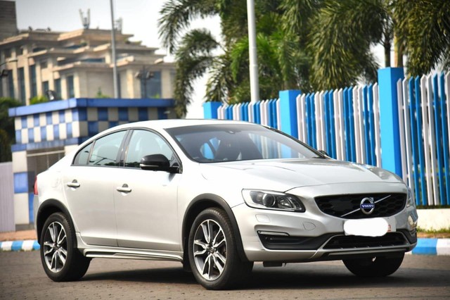 Second-hand 2017 Volvo S60 Cross Country D4 AWD BSIV for sale in Kolkata-8