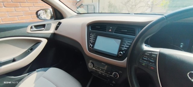 Second-hand 2017 Hyundai i20 1.2 Asta Option for sale in Nadiad-5