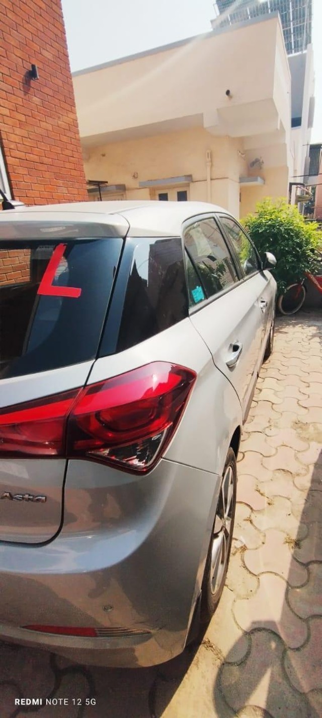 Second-hand 2017 Hyundai i20 1.2 Asta Option for sale in Nadiad-3