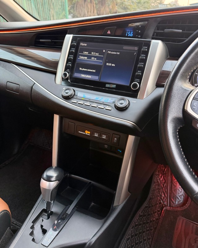 Second-hand 2022 Toyota Innova Crysta 2.4 ZX 7 STR AT for sale in New Delhi-14