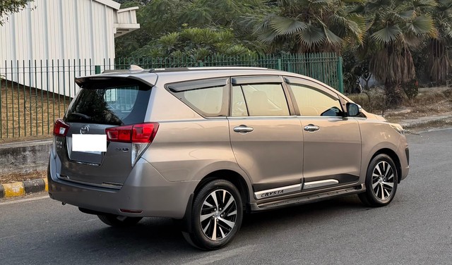 Second-hand 2022 Toyota Innova Crysta 2.4 ZX 7 STR AT for sale in New Delhi-7