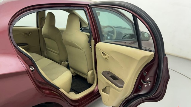 Second-hand 2013 Honda Amaze S i-VTEC for sale in Ahmedabad-37