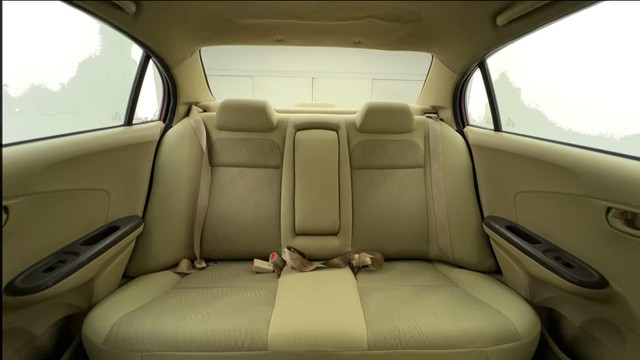 Second-hand 2013 Honda Amaze S i-VTEC for sale in Ahmedabad-35