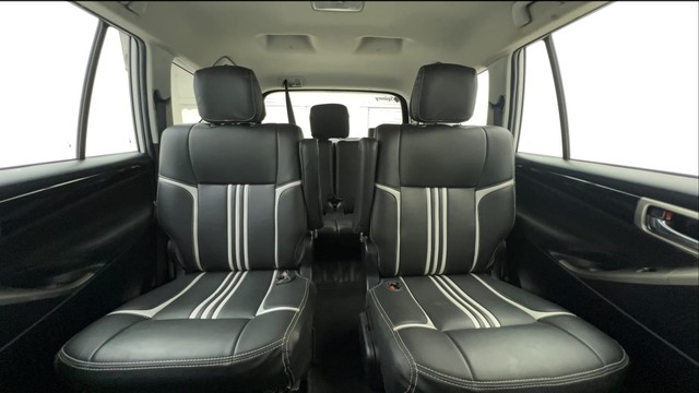 Second-hand 2022 Toyota Innova Crysta 2.7 VX 7 STR for sale in Ahmedabad-40