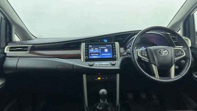 Second-hand 2022 Toyota Innova Crysta 2.7 VX 7 STR for sale in Ahmedabad-11