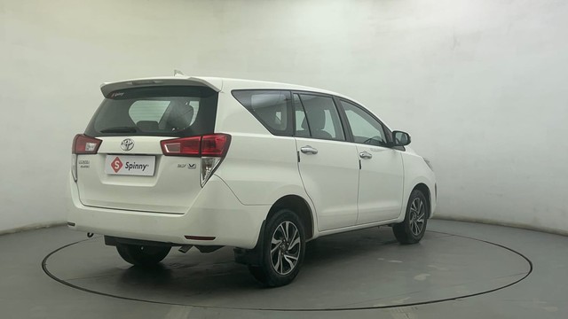 Second-hand 2022 Toyota Innova Crysta 2.7 VX 7 STR for sale in Ahmedabad-3
