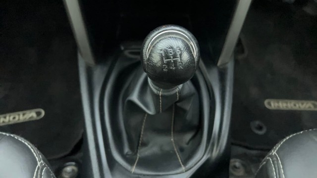 Second-hand 2022 Toyota Innova Crysta 2.7 VX 7 STR for sale in Ahmedabad-12