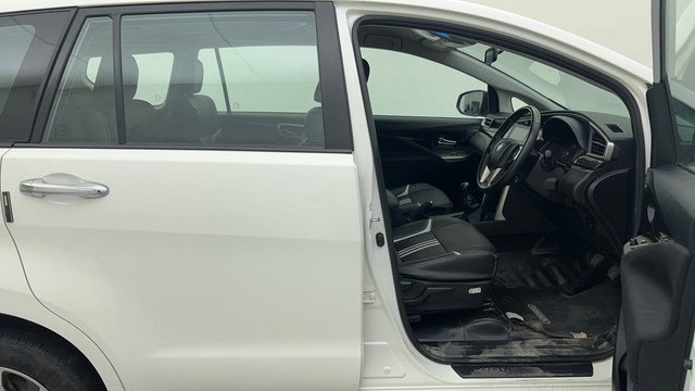 Second-hand 2022 Toyota Innova Crysta 2.7 VX 7 STR for sale in Ahmedabad-15