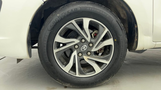 Second-hand 2022 Toyota Innova Crysta 2.7 VX 7 STR for sale in Ahmedabad-20