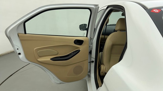 Second-hand 2016 Ford Aspire 1.2 Ti-VCT Titanium for sale in Ahmedabad-37