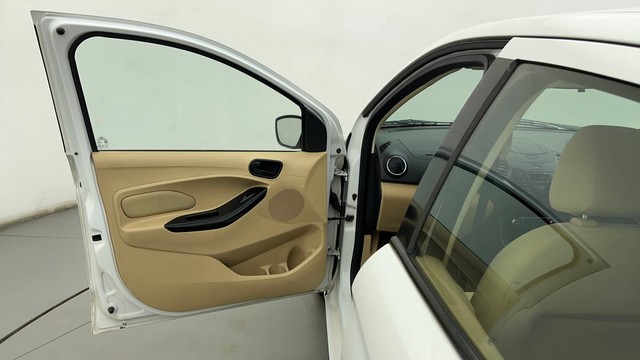 Second-hand 2016 Ford Aspire 1.2 Ti-VCT Titanium for sale in Ahmedabad-39