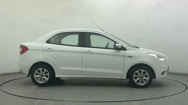 Second-hand 2016 Ford Aspire 1.2 Ti-VCT Titanium for sale in Ahmedabad-2