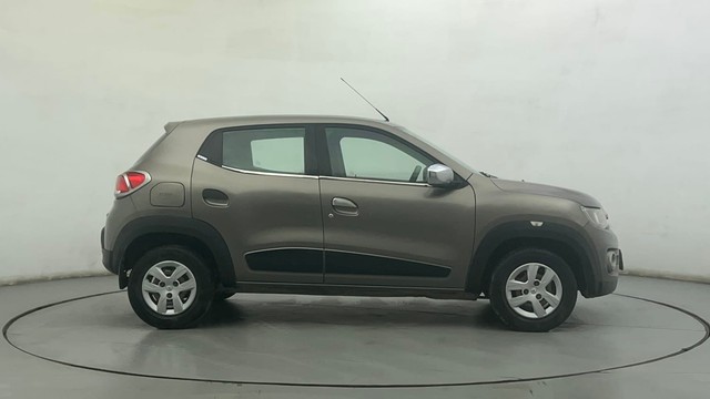 Second-hand 2018 Renault KWID 1.0 RXT Opt for sale in Ahmedabad-2