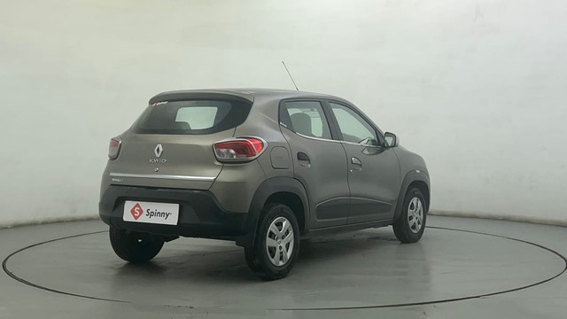 Second-hand 2018 Renault KWID 1.0 RXT Opt for sale in Ahmedabad-3
