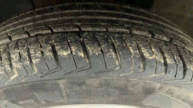 Second-hand 2018 Renault KWID 1.0 RXT Opt for sale in Ahmedabad-38