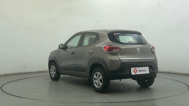 Second-hand 2018 Renault KWID 1.0 RXT Opt for sale in Ahmedabad-5