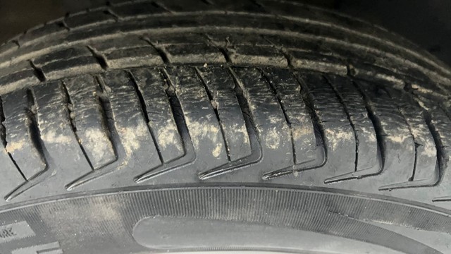 Second-hand 2018 Renault KWID 1.0 RXT Opt for sale in Ahmedabad-31