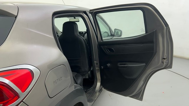 Second-hand 2018 Renault KWID 1.0 RXT Opt for sale in Ahmedabad-32