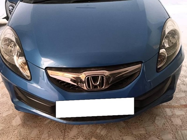 Second-hand 2012 Honda Brio S MT for sale in North 24 Parganas-4