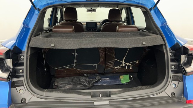 Second-hand 2021 Renault Kiger RXT for sale in Kanpur-9