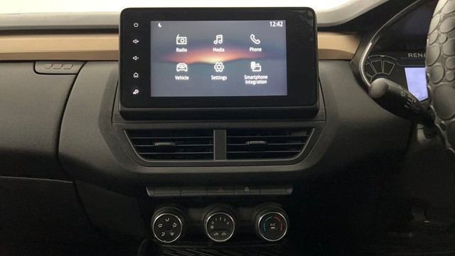 Second-hand 2021 Renault Kiger RXT for sale in Kanpur-25